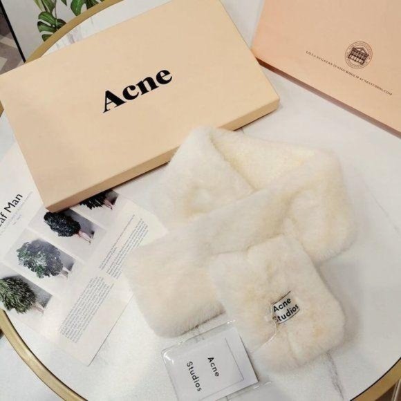 Acne studios Plush fashion scarf NWT Authentic